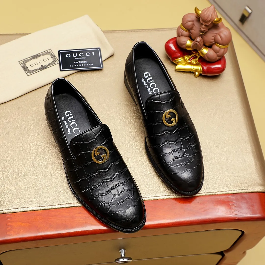 Men's men's shoes 💰400 🆘【GUCCI】Gucci ·🐑里· Hot-selling beanie shoes, top brand luxury, top quality, latest fashion beanie shoes.. The upper is made of original first-layer cowhide. (🐑leather·inner). The original stylish and stylish soft rubber wear-resistant and non-slip outsole is light and comfortable on the foot, available in black! Matching code: 39/45 (38.46. Can be customized)